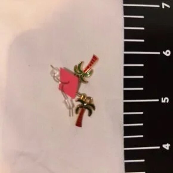 NWOT Neiman Marcus Palm Tree Earrings Brass Porcelain Inlay Surgical Brass - Picture 3 of 3